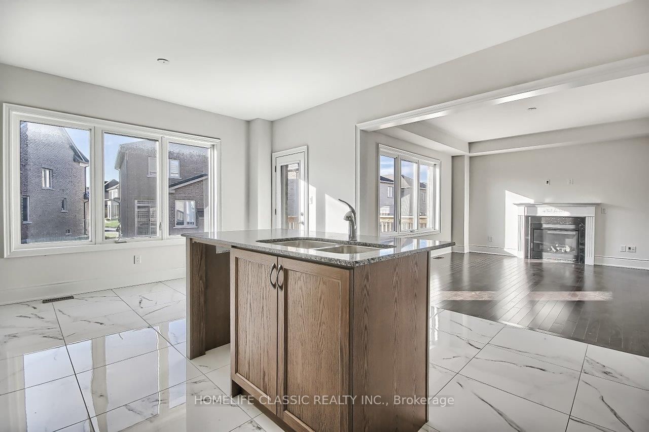 31 Robert Baldwin Blvd