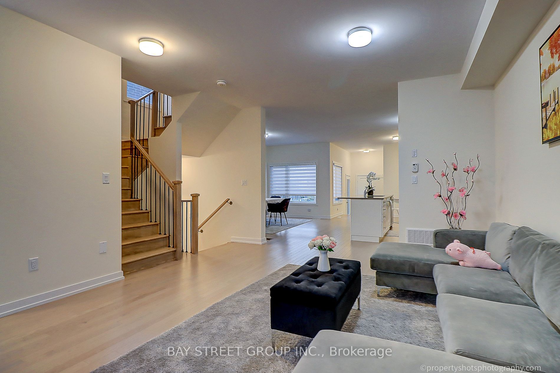 206 Webb St
