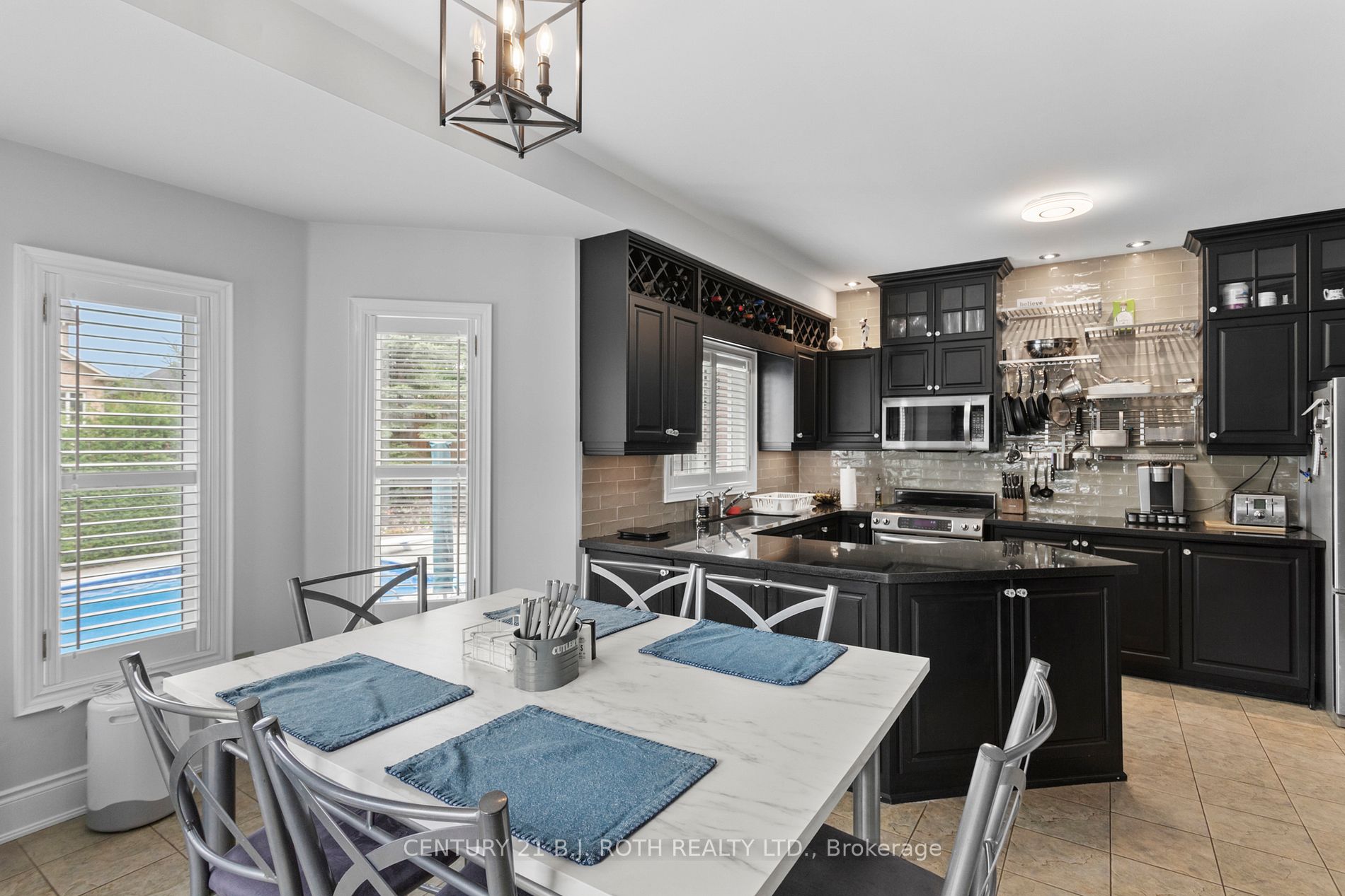 673 Chaleur Pl