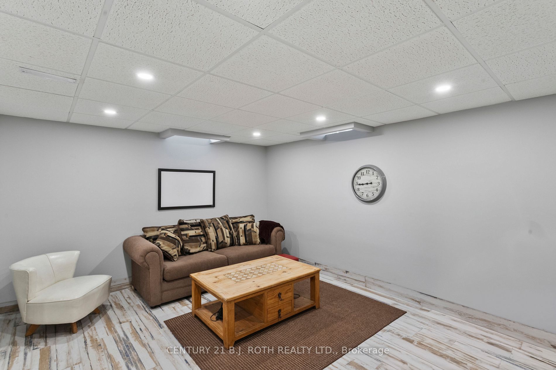 673 Chaleur Pl