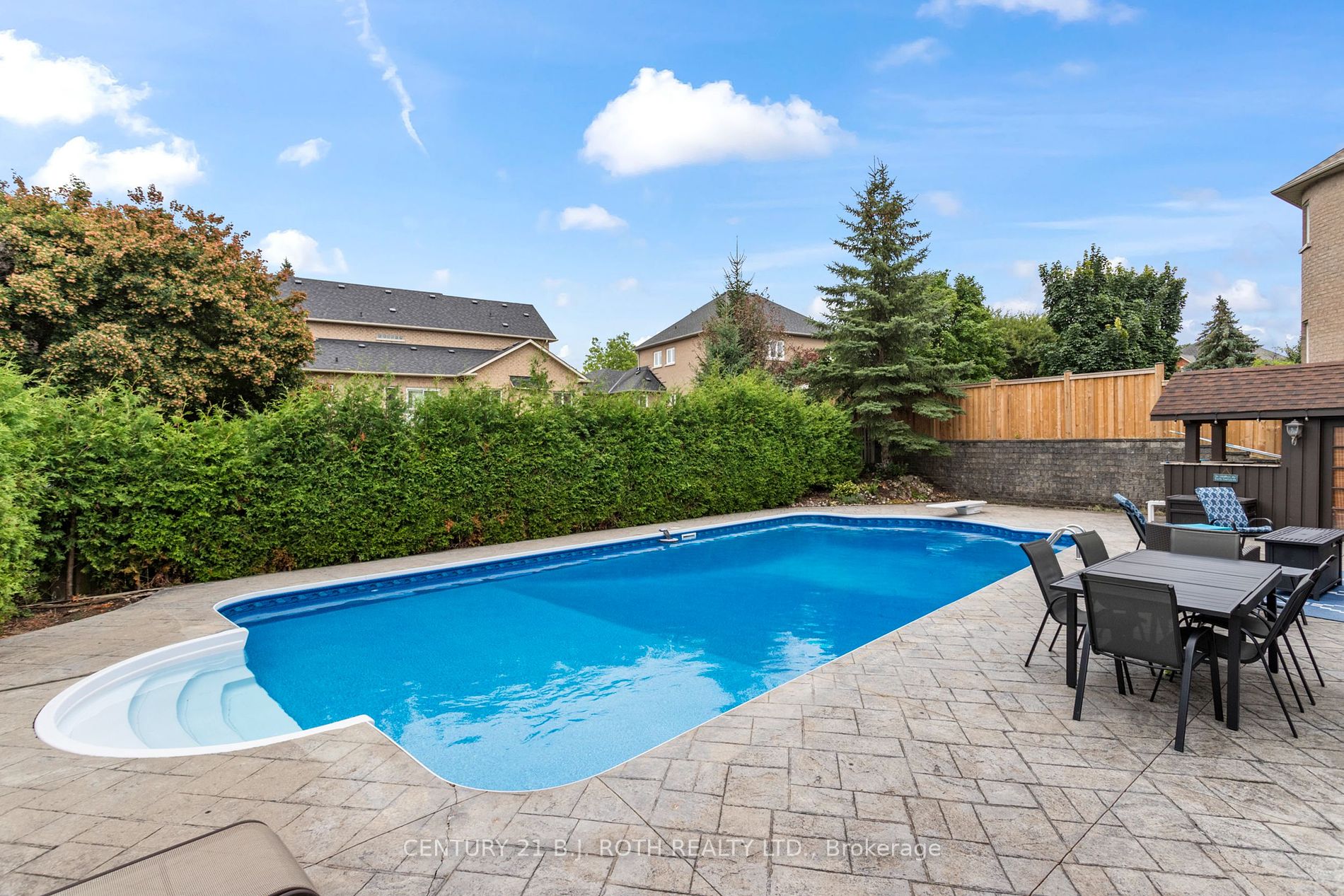 673 Chaleur Pl