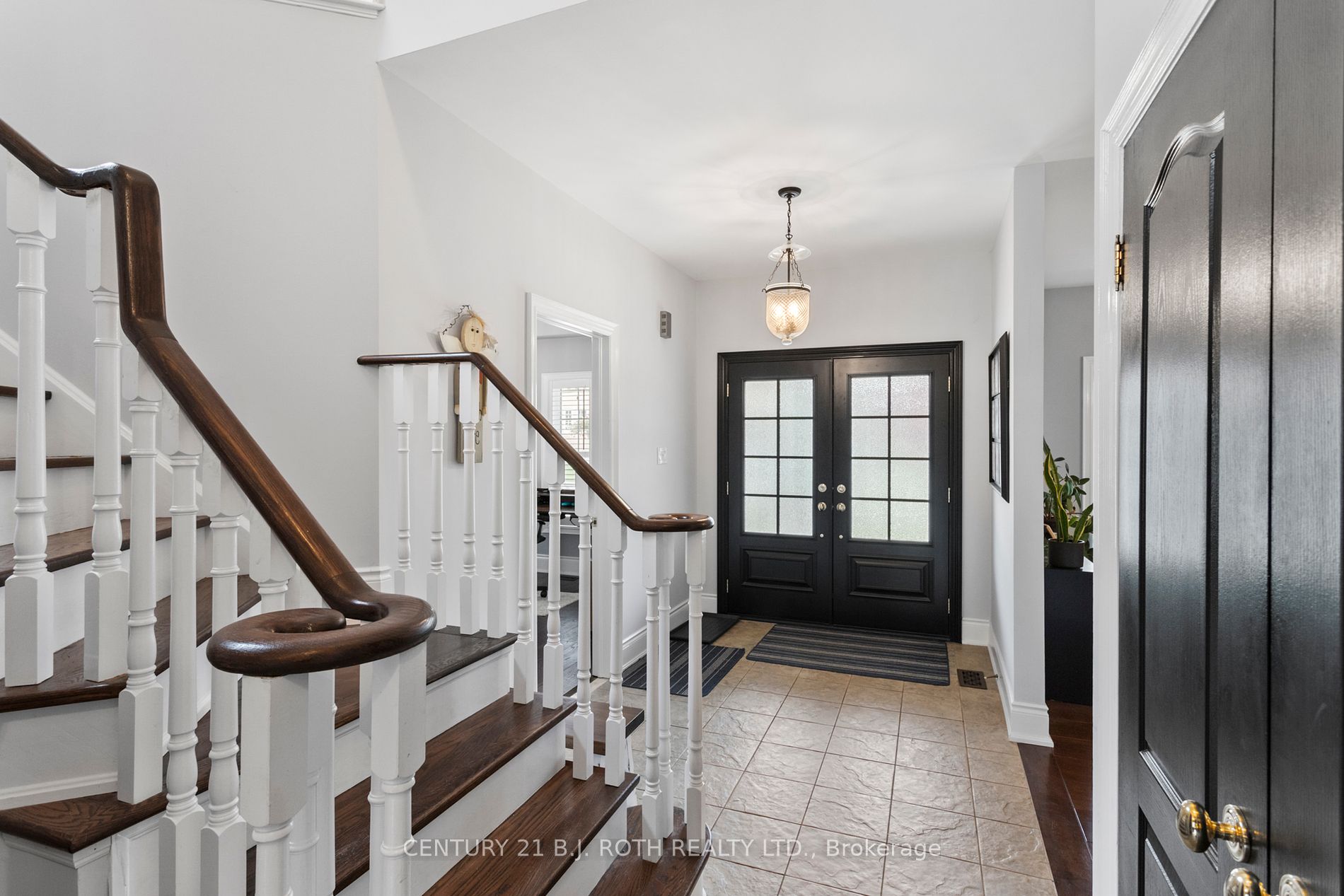 673 Chaleur Pl