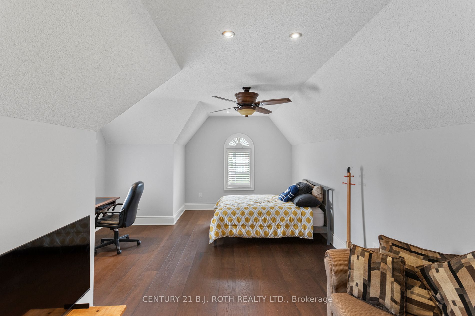 673 Chaleur Pl