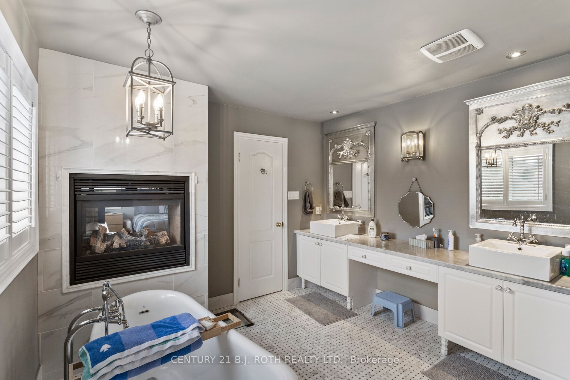 673 Chaleur Pl