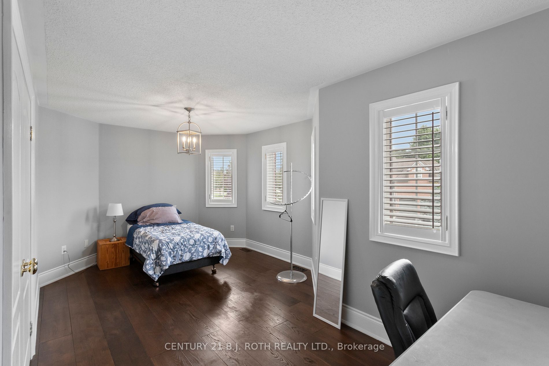 673 Chaleur Pl