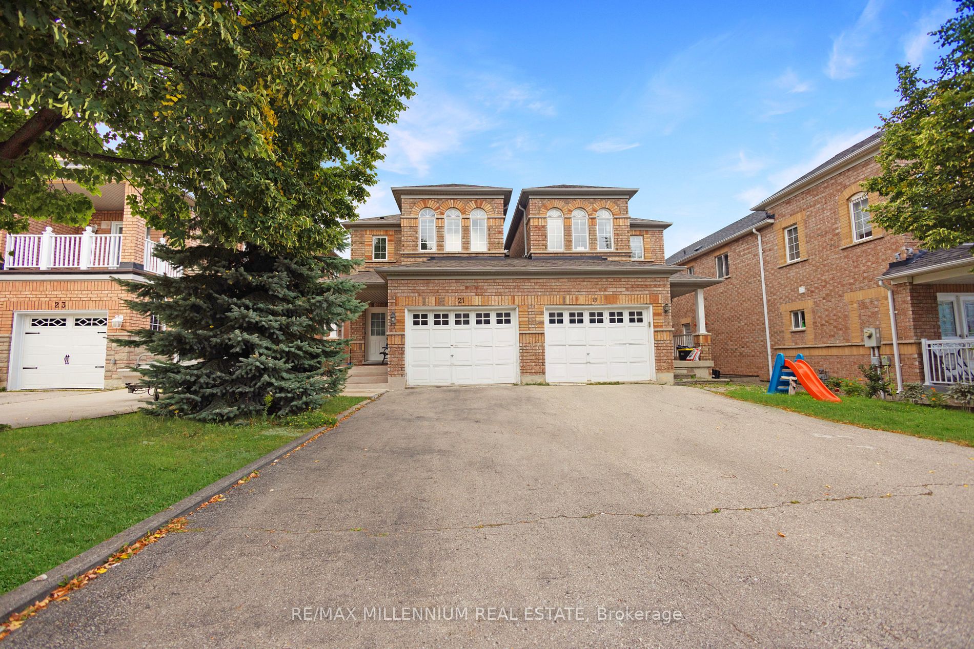21 Casabel Dr