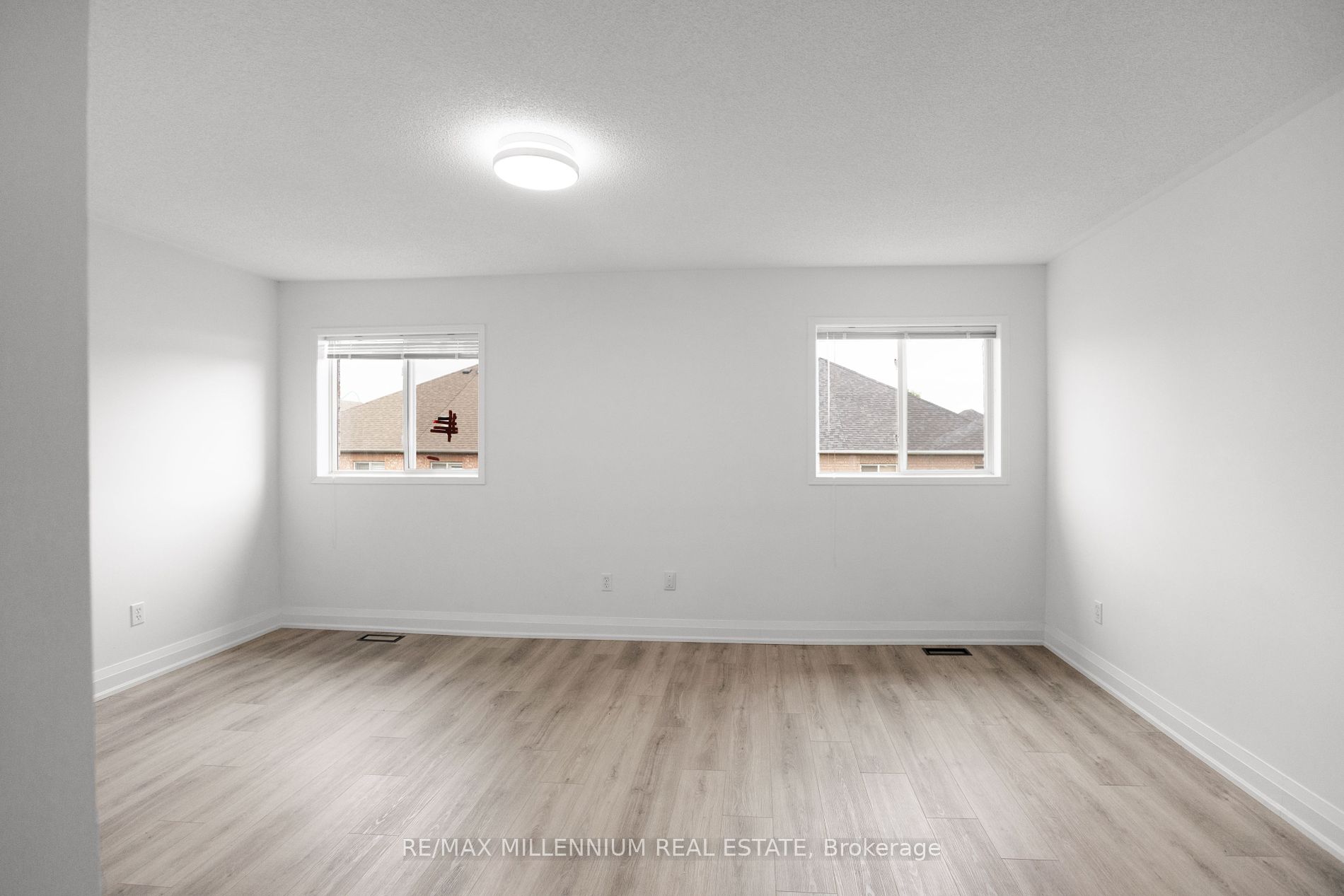 21 Casabel Dr