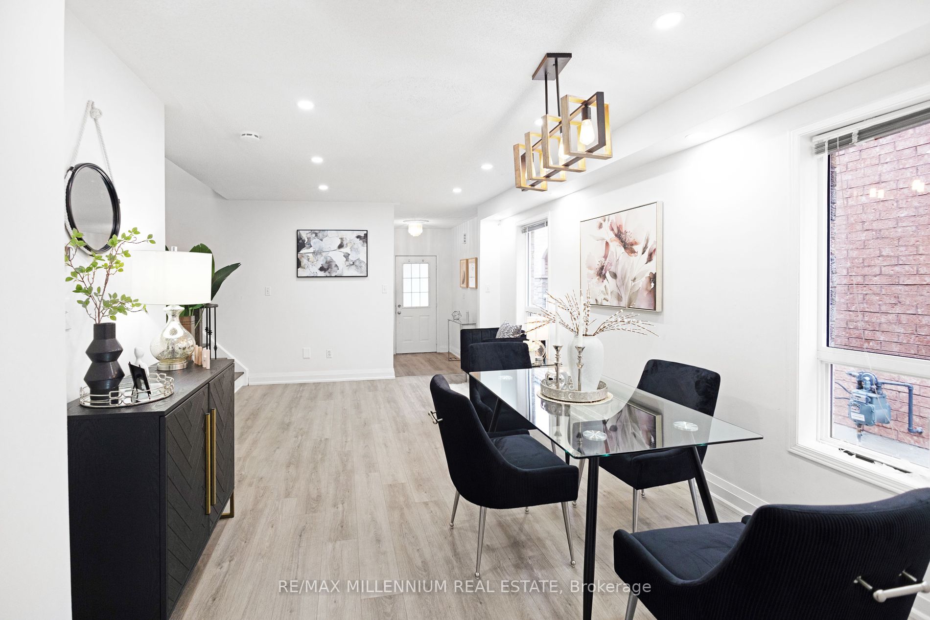 21 Casabel Dr