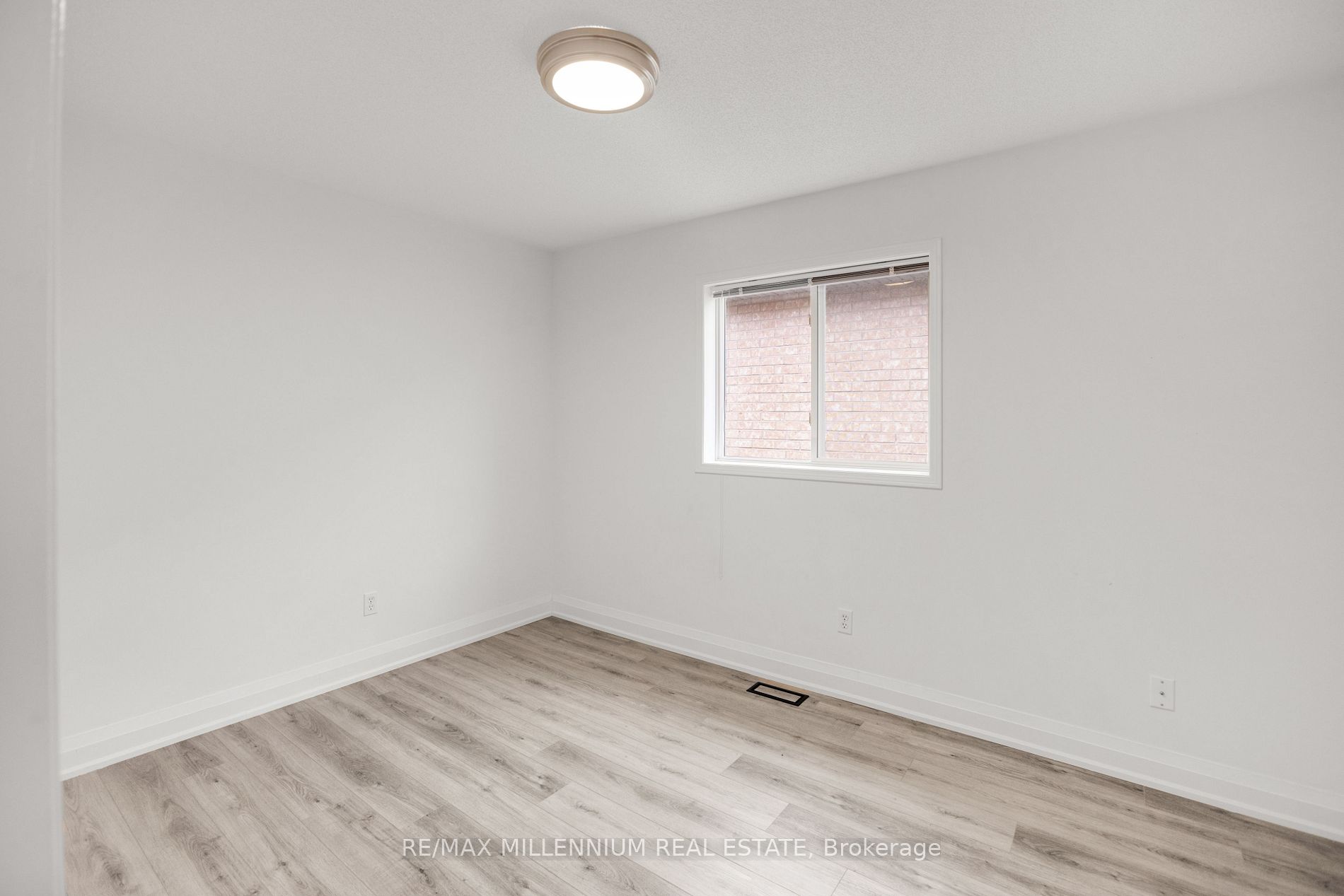 21 Casabel Dr