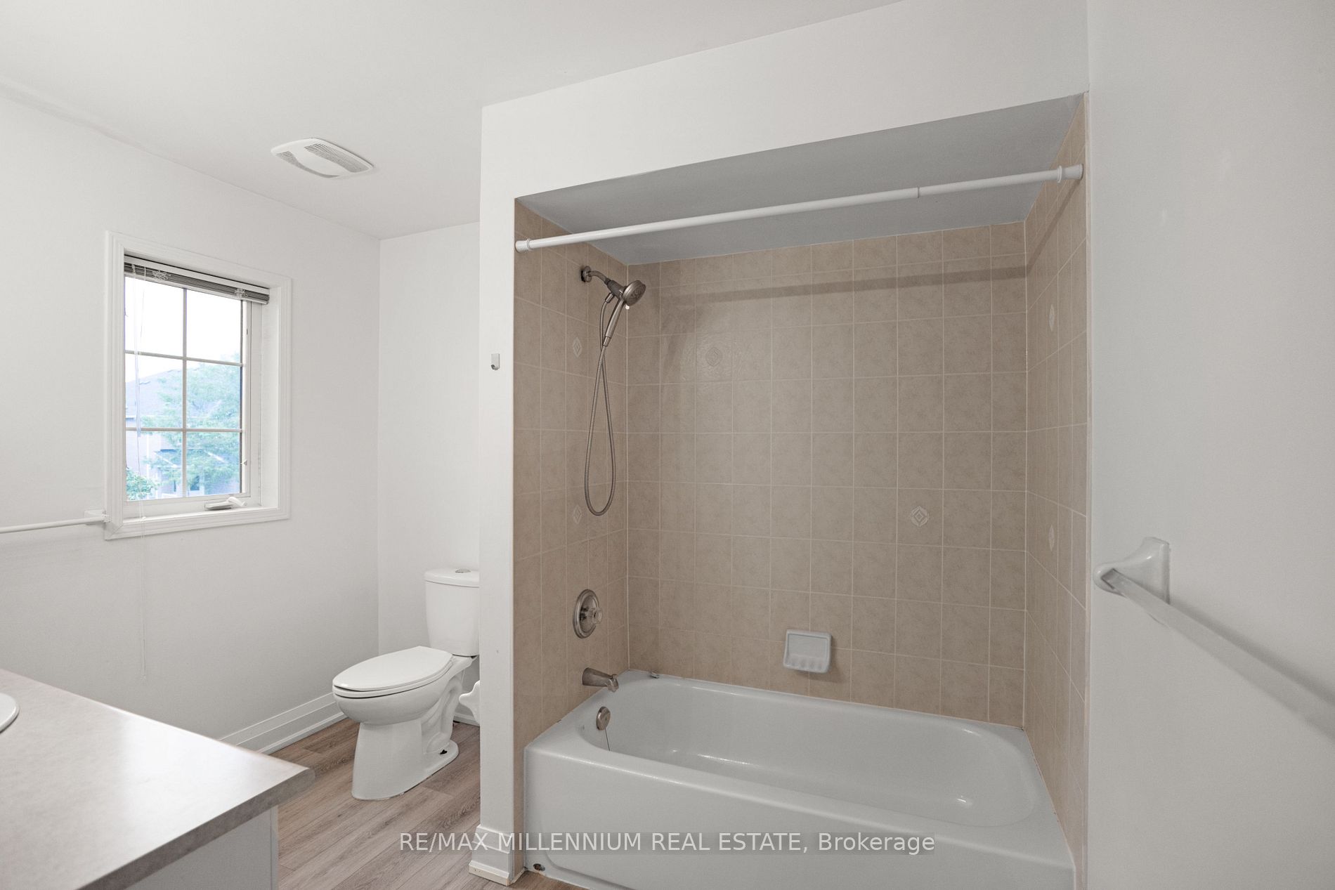 21 Casabel Dr