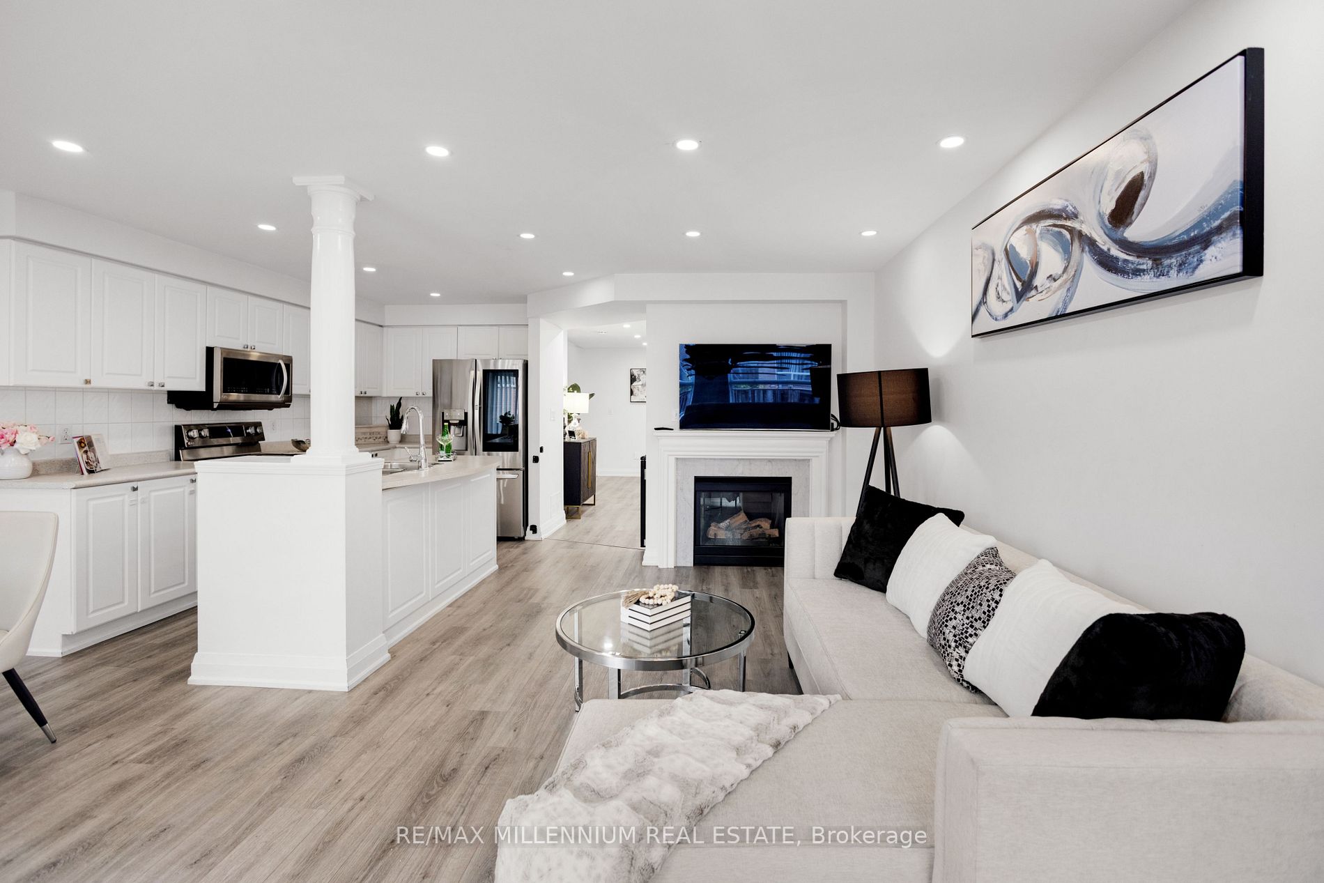 21 Casabel Dr