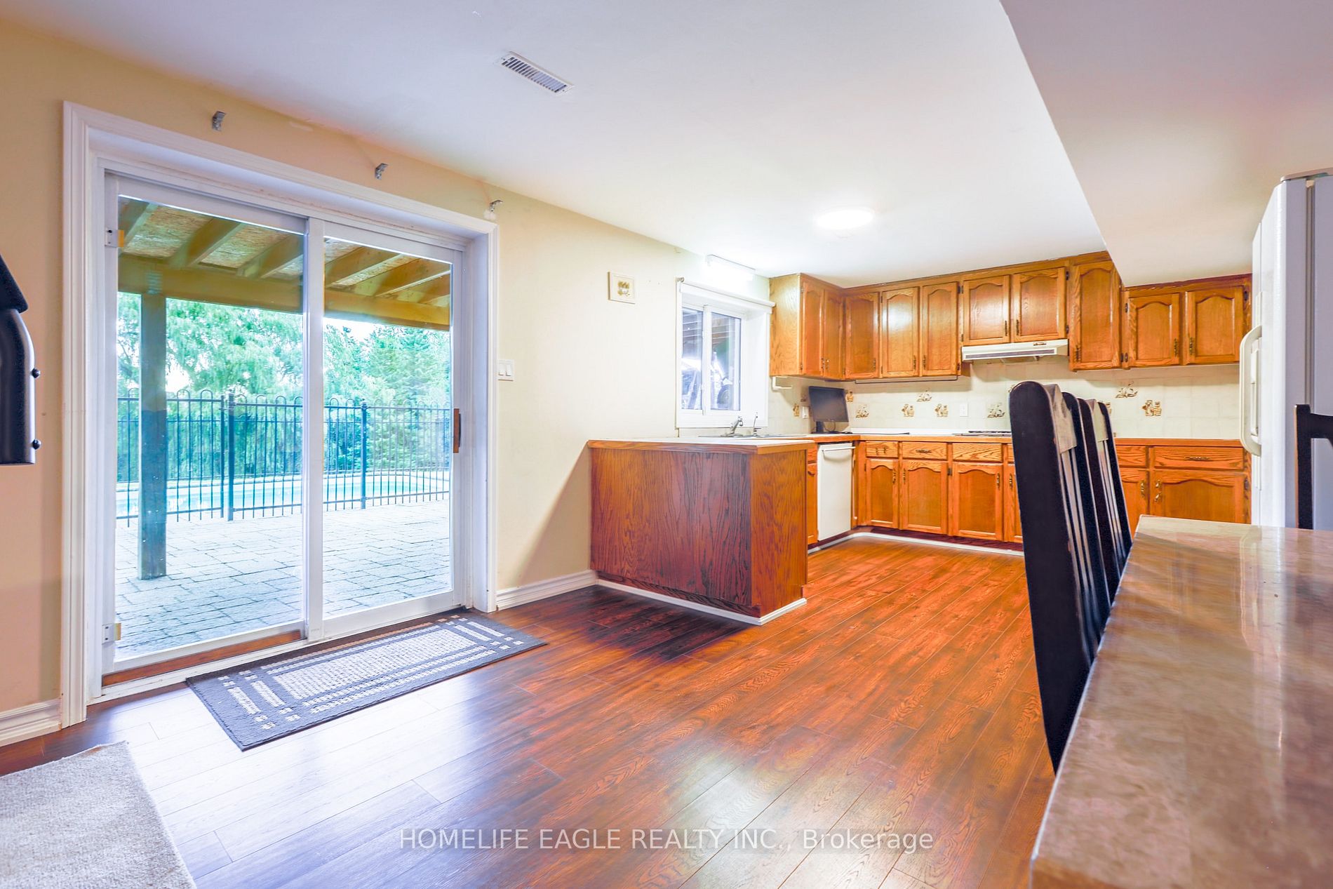 440 Warren Rd