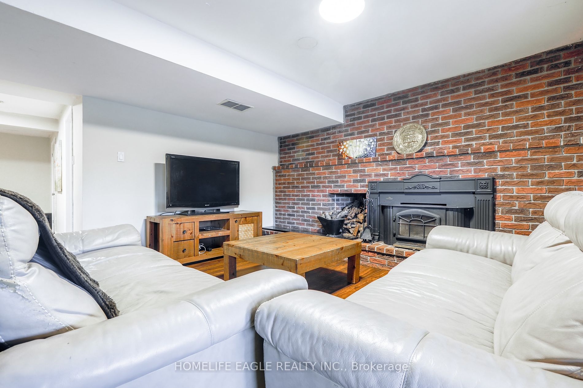 440 Warren Rd
