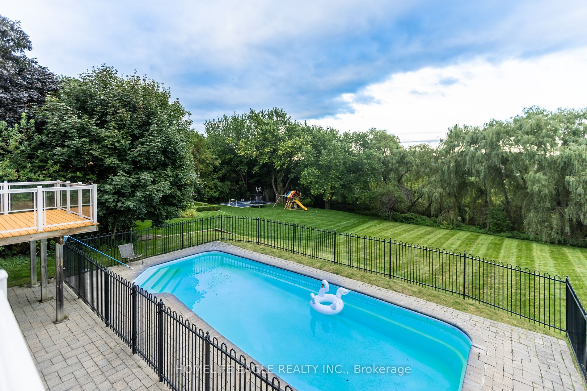 440 Warren Rd