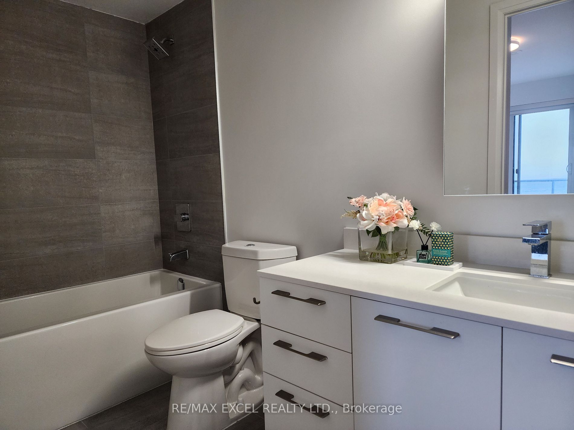 18 Water Walk Dr, #3709