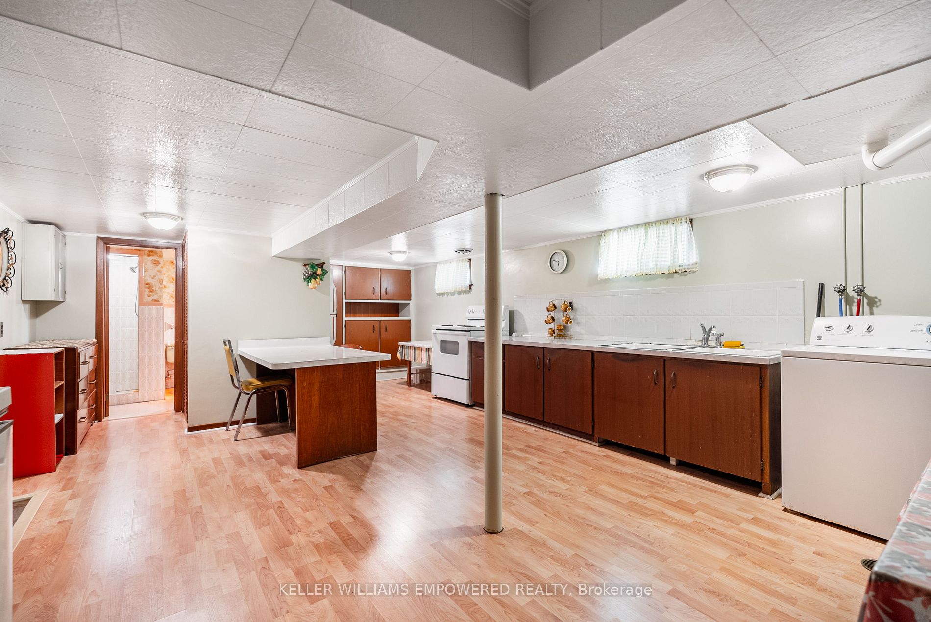 195 Arnold Ave