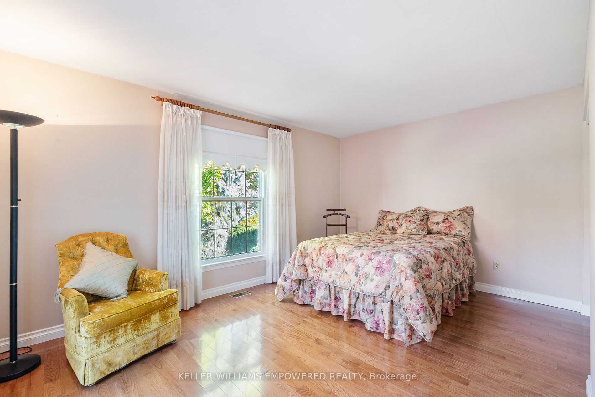195 Arnold Ave
