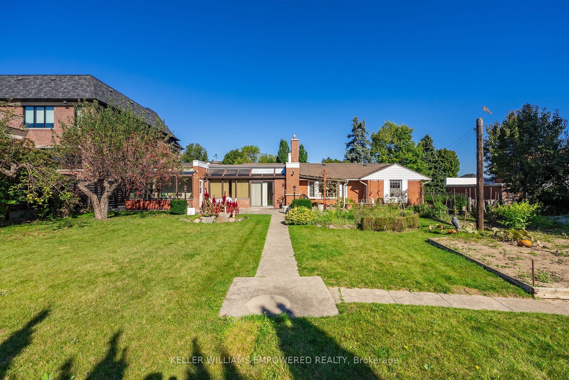 195 Arnold Ave