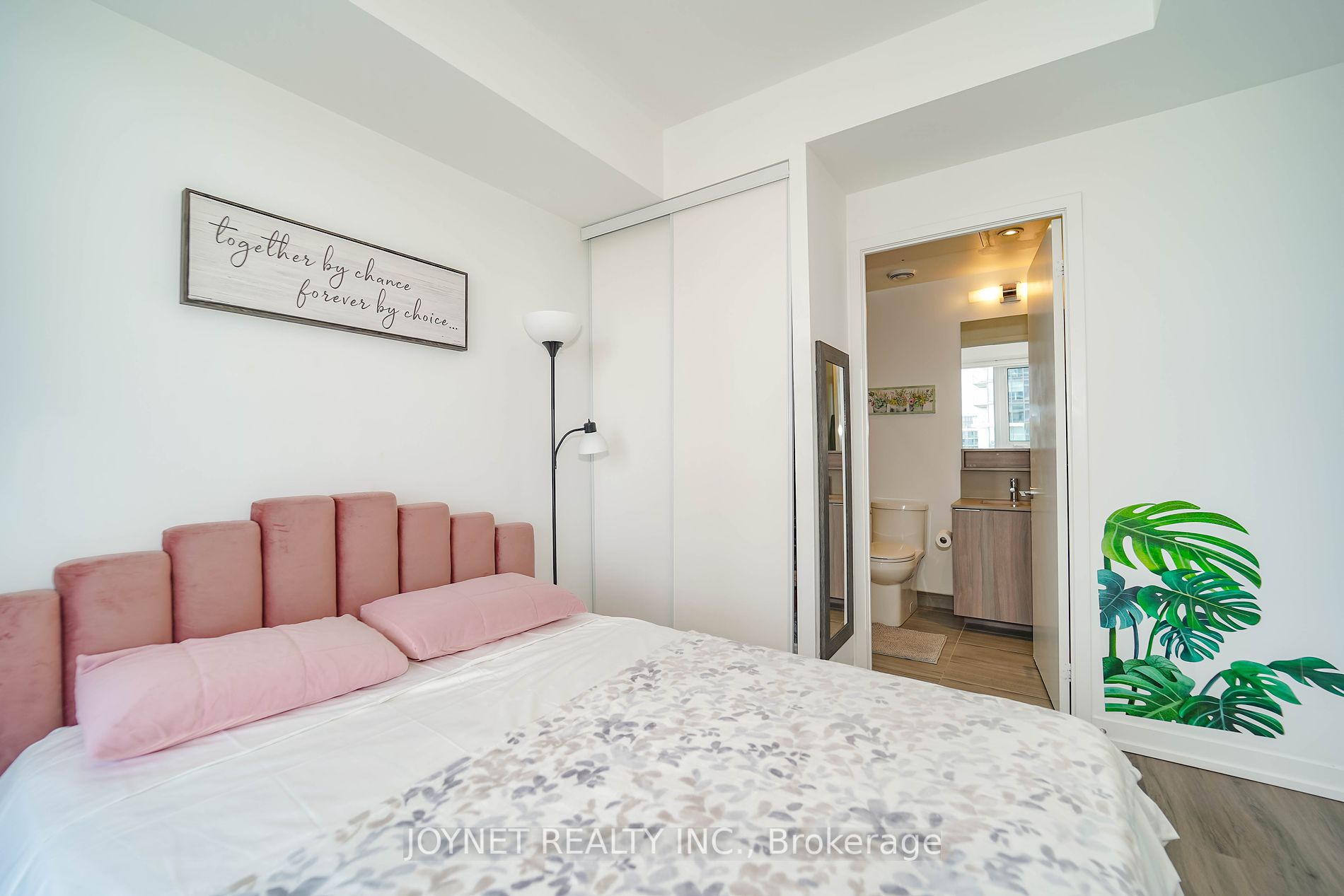 950 Portage Pkwy, #3905