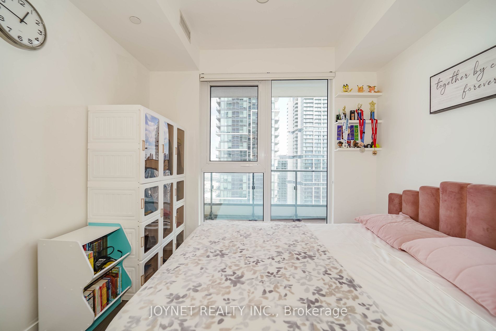 950 Portage Pkwy, #3905