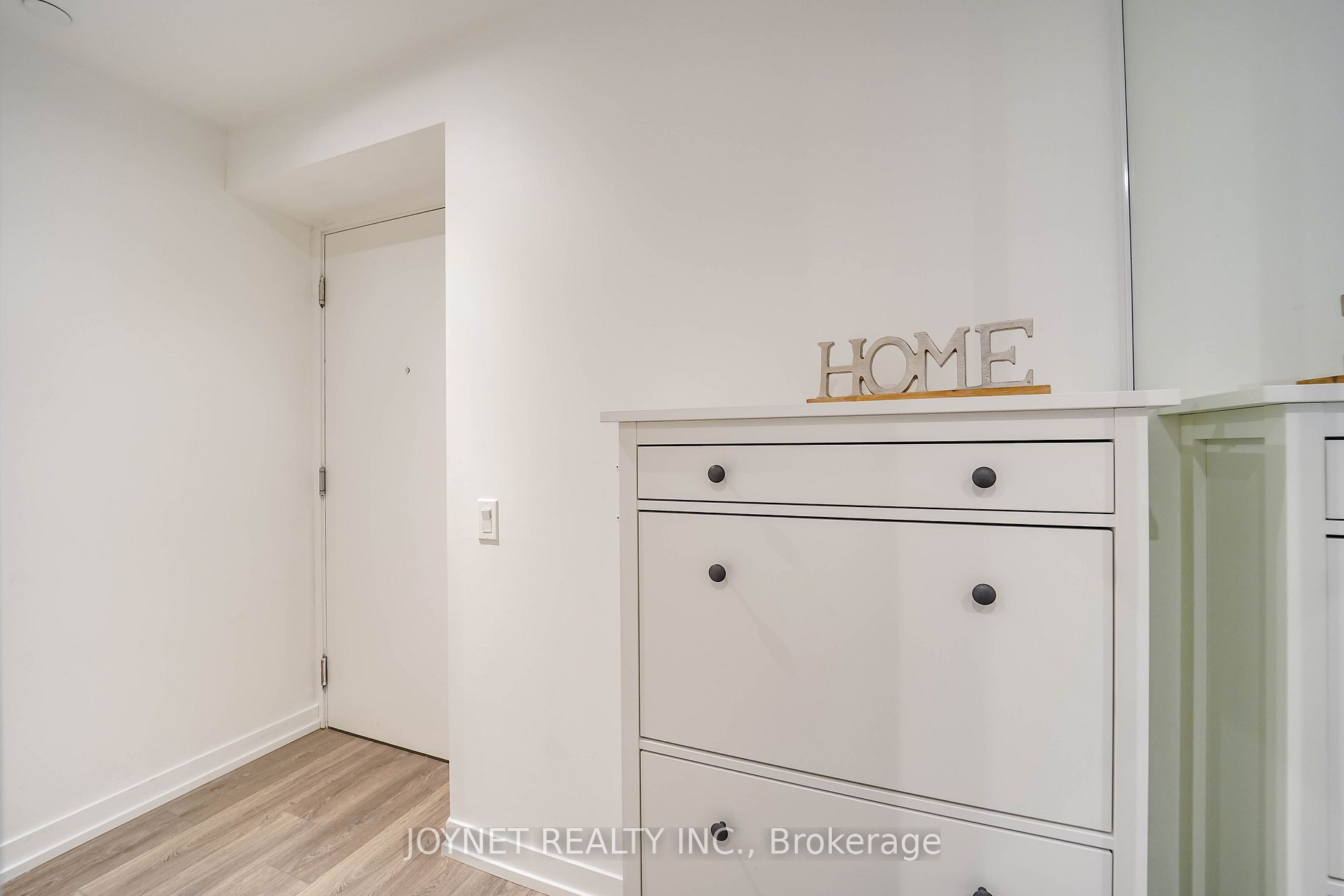 950 Portage Pkwy, #3905