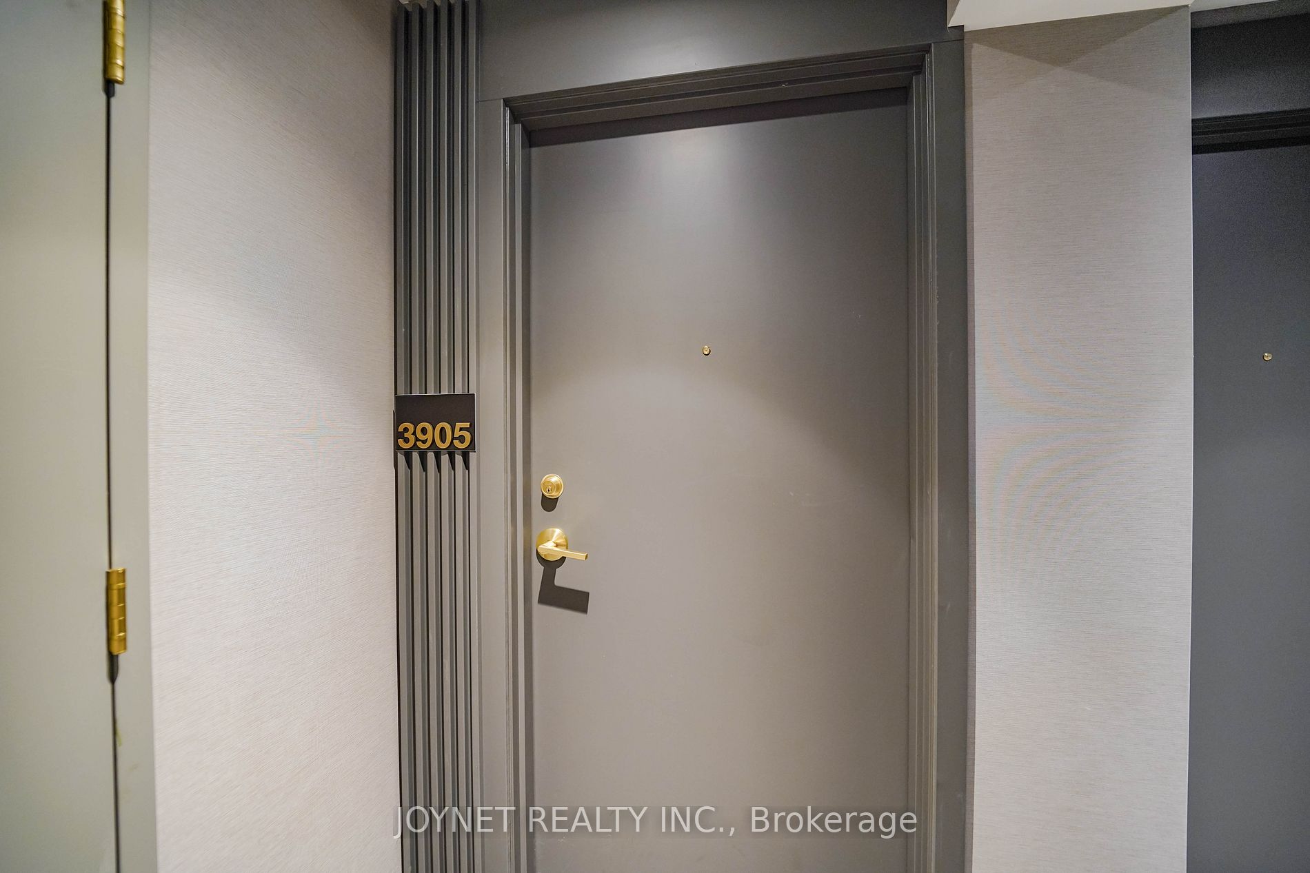 950 Portage Pkwy, #3905