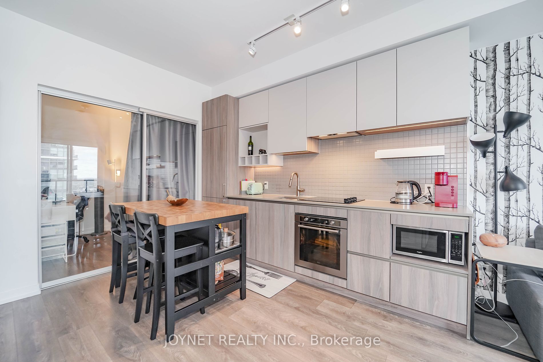 950 Portage Pkwy, #3905