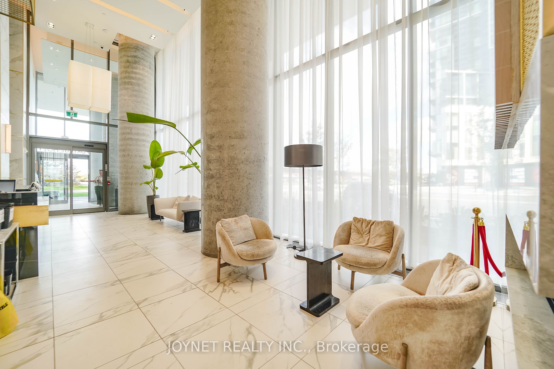 950 Portage Pkwy, #3905