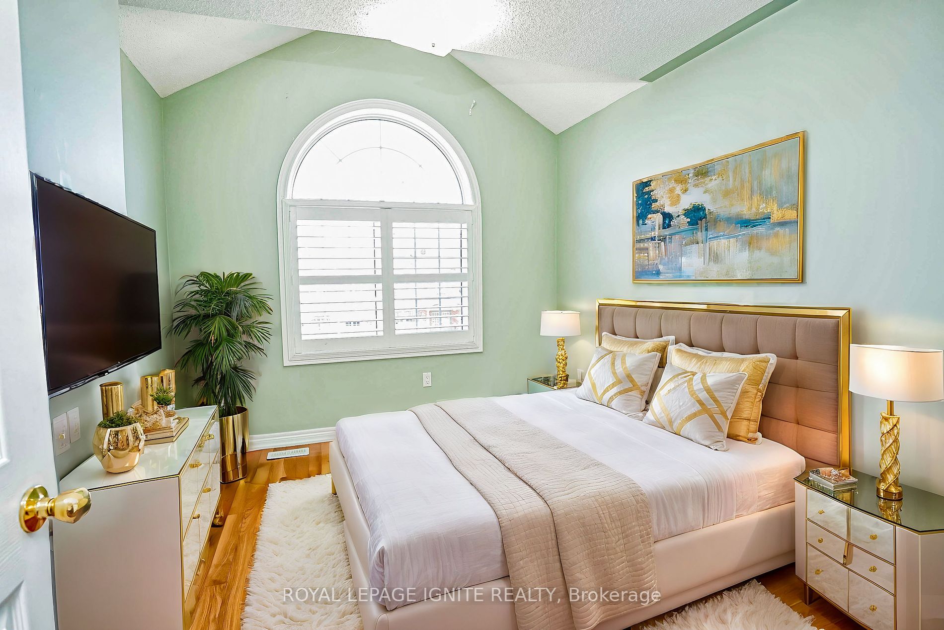 108 Ozner Cres