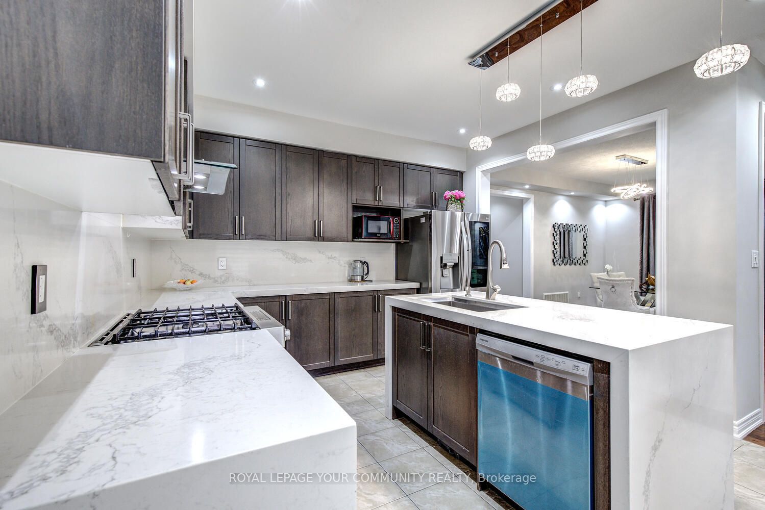 14 Beaconsfield Dr
