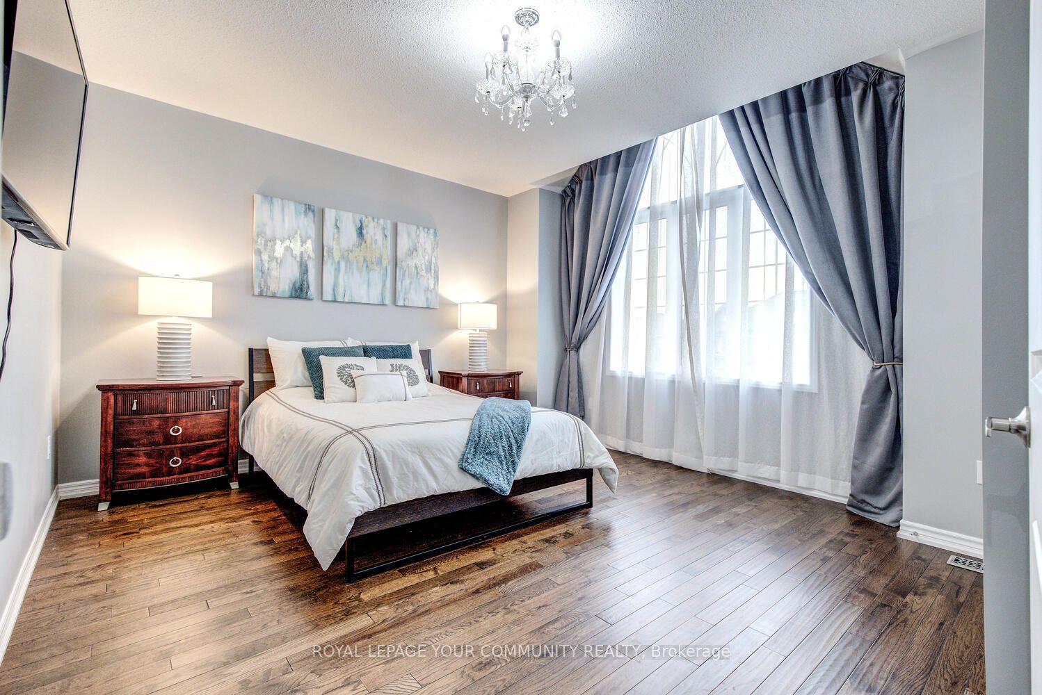 14 Beaconsfield Dr