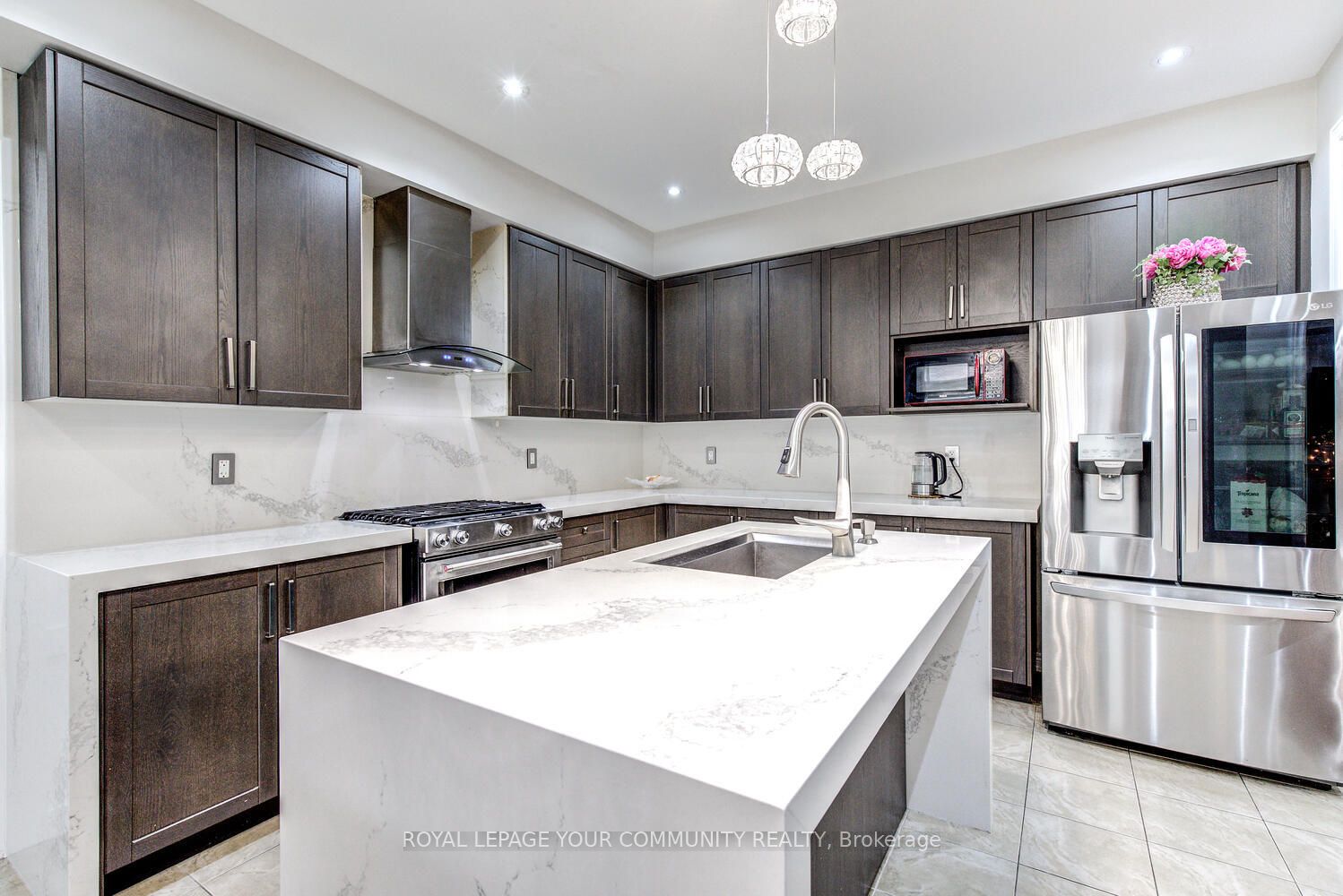 14 Beaconsfield Dr