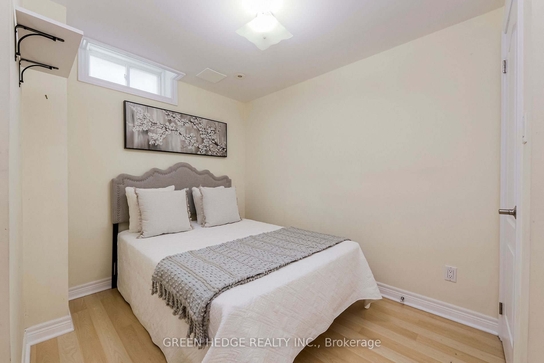 17 Ivy Stone Crt