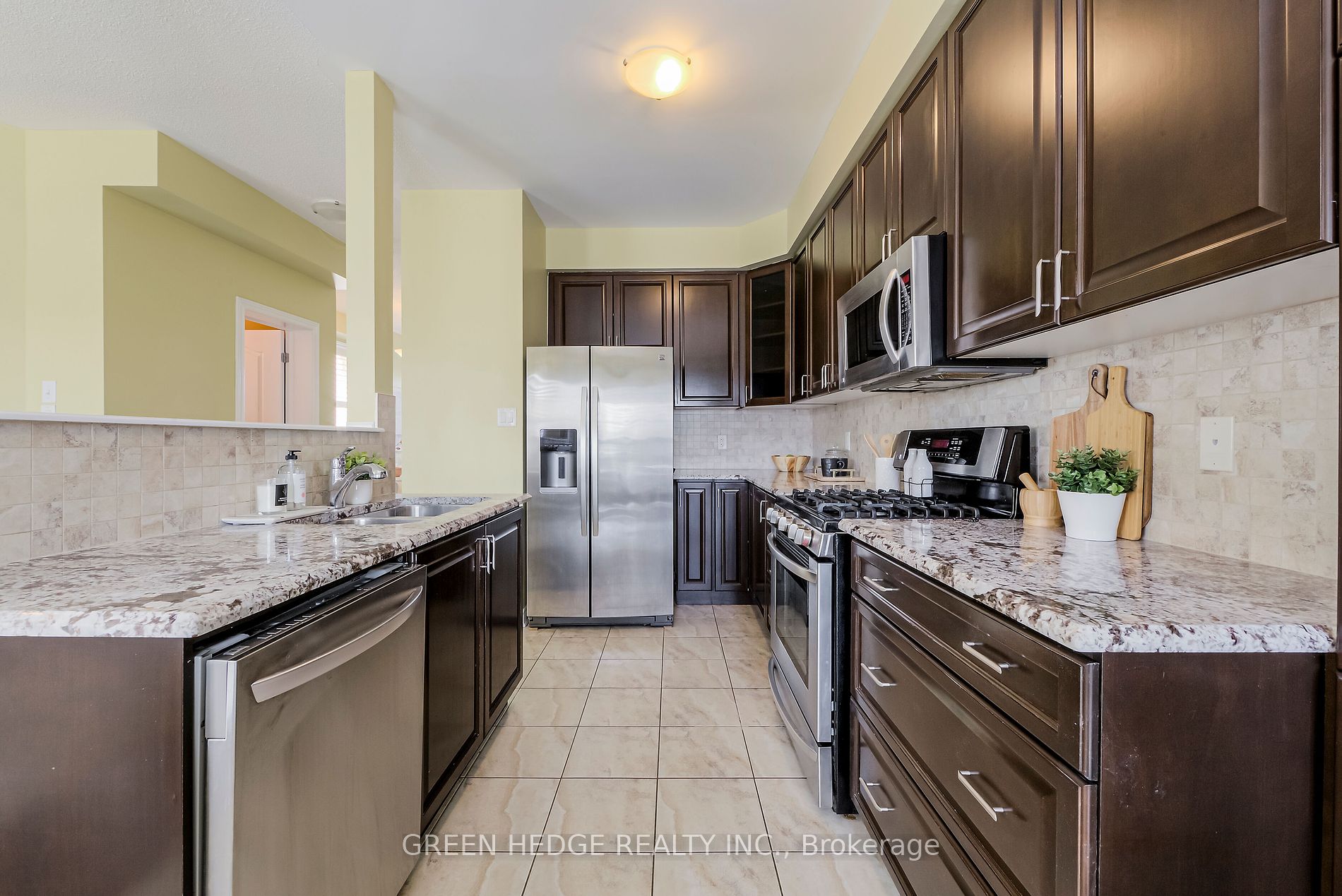 17 Ivy Stone Crt