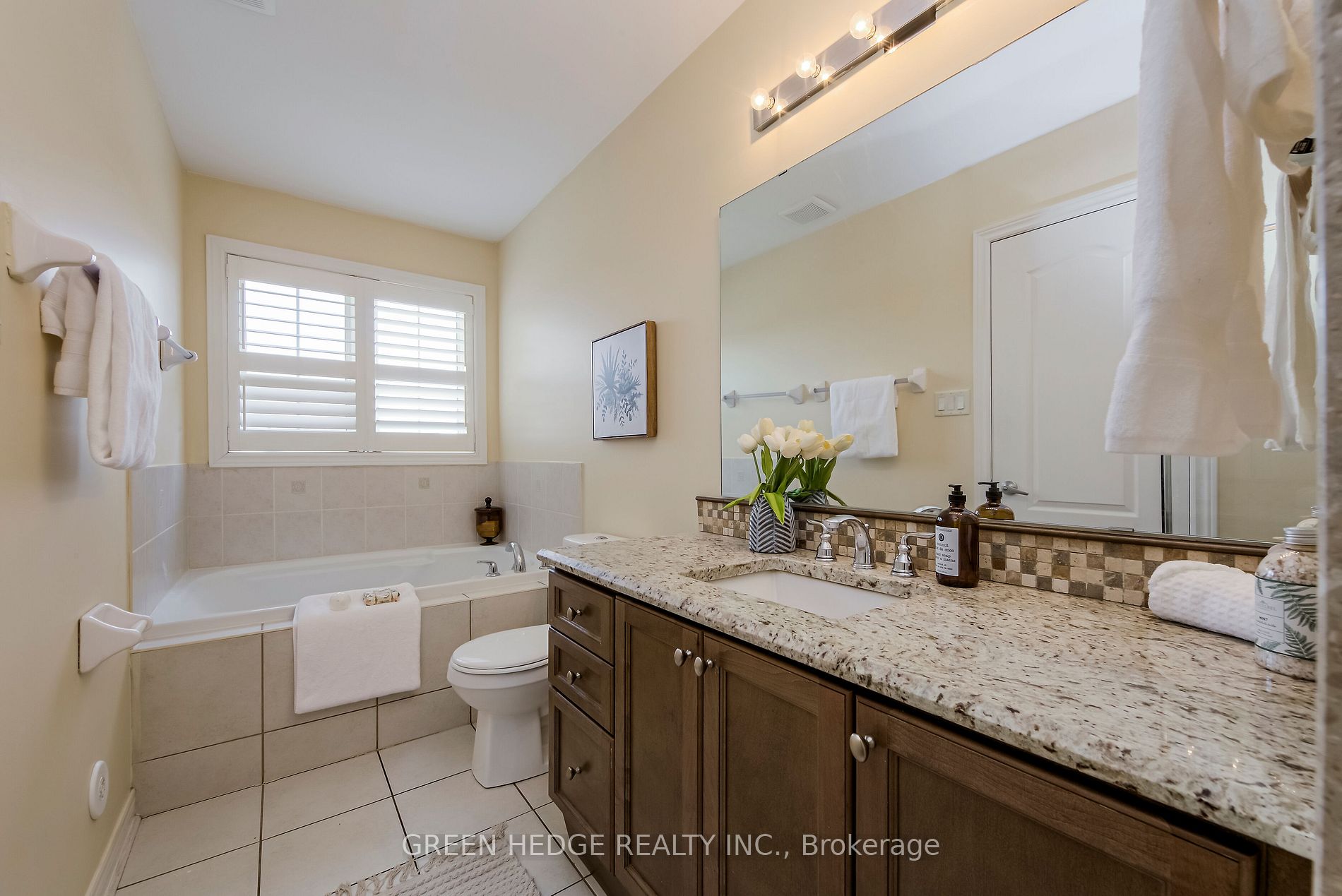 17 Ivy Stone Crt