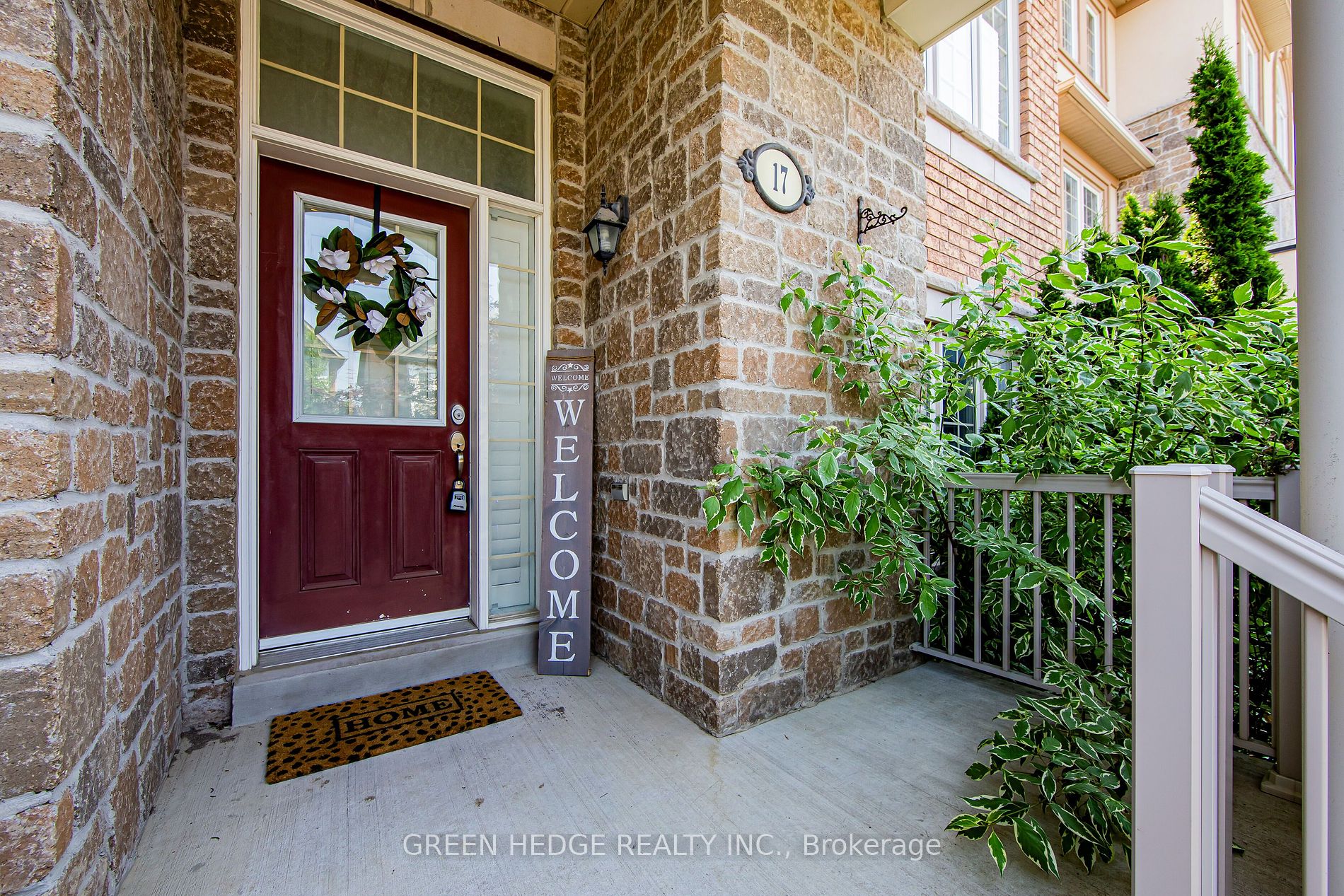 17 Ivy Stone Crt