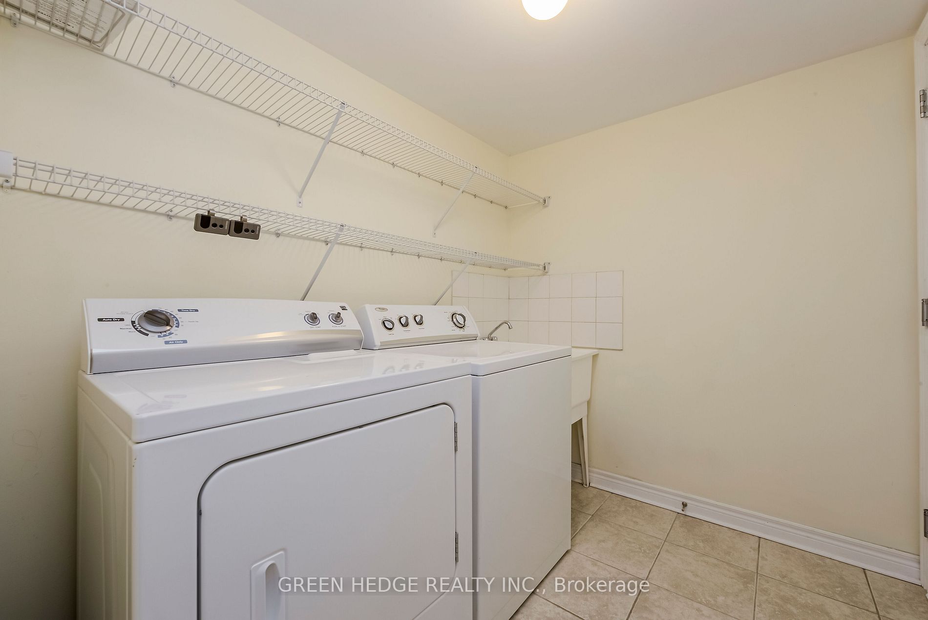 17 Ivy Stone Crt
