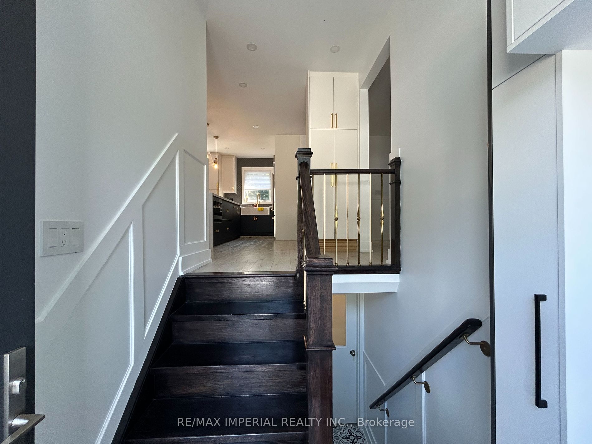 111 Evahill Cres