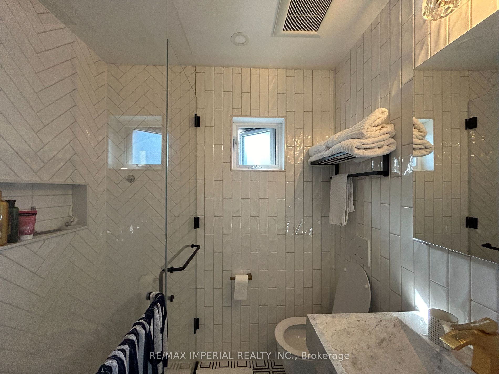111 Evahill Cres