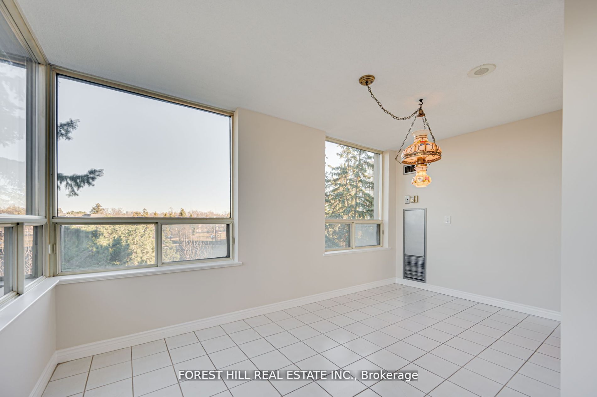 7 Townsgate Dr, #304