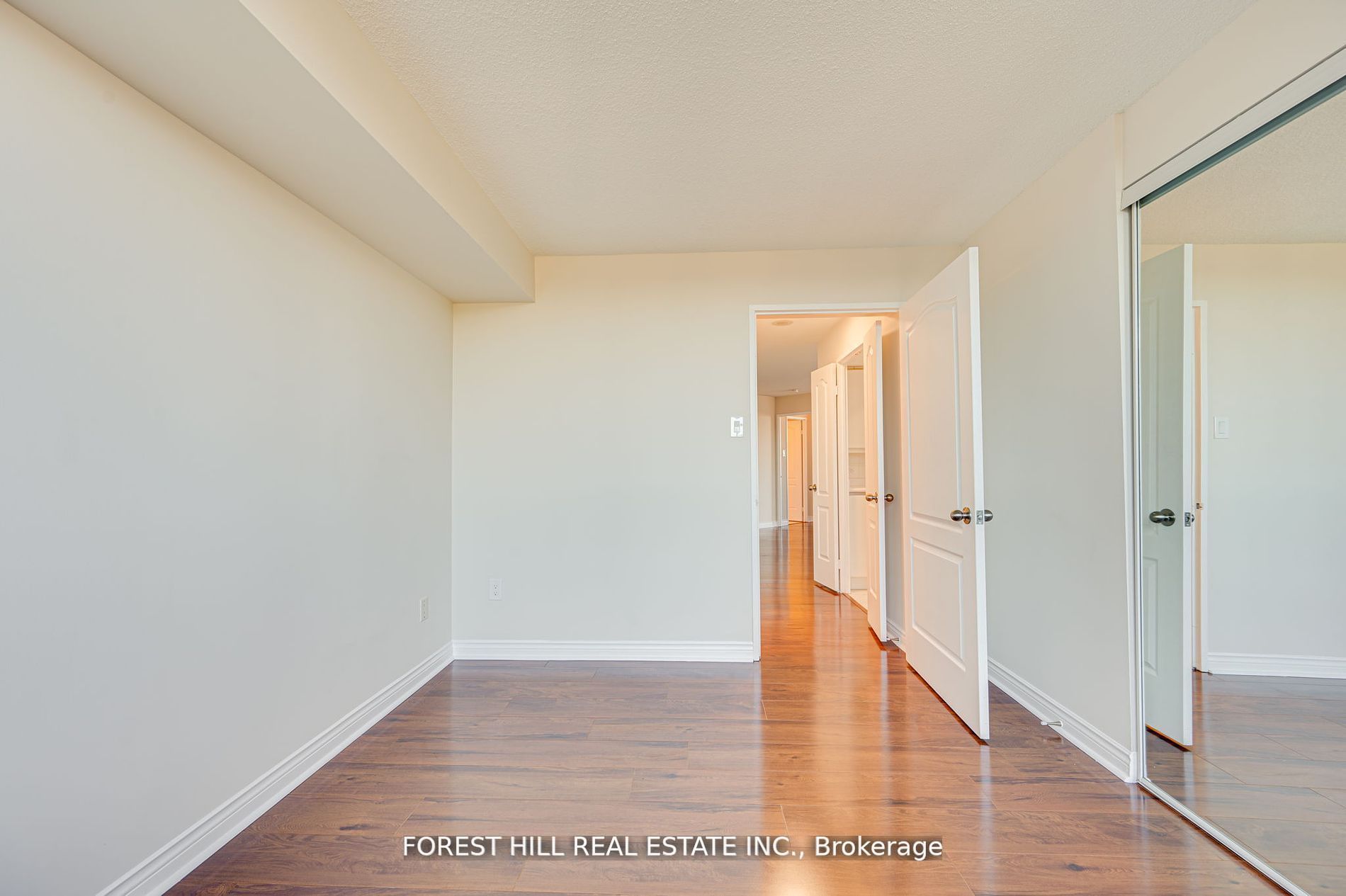 7 Townsgate Dr, #304