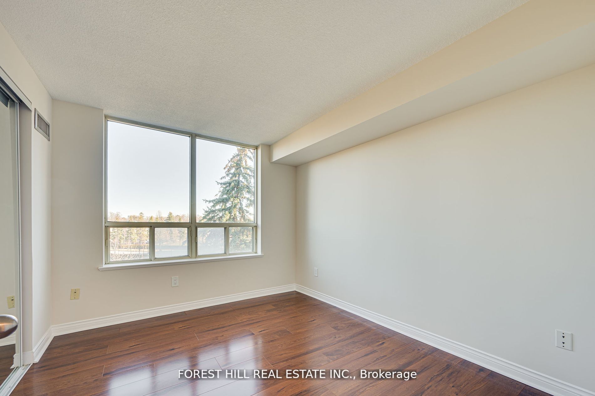 7 Townsgate Dr, #304