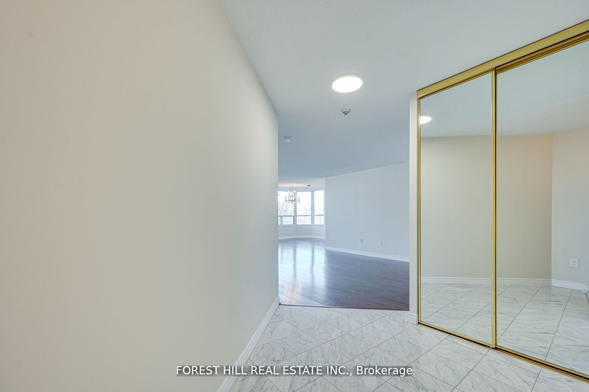 7 Townsgate Dr, #304