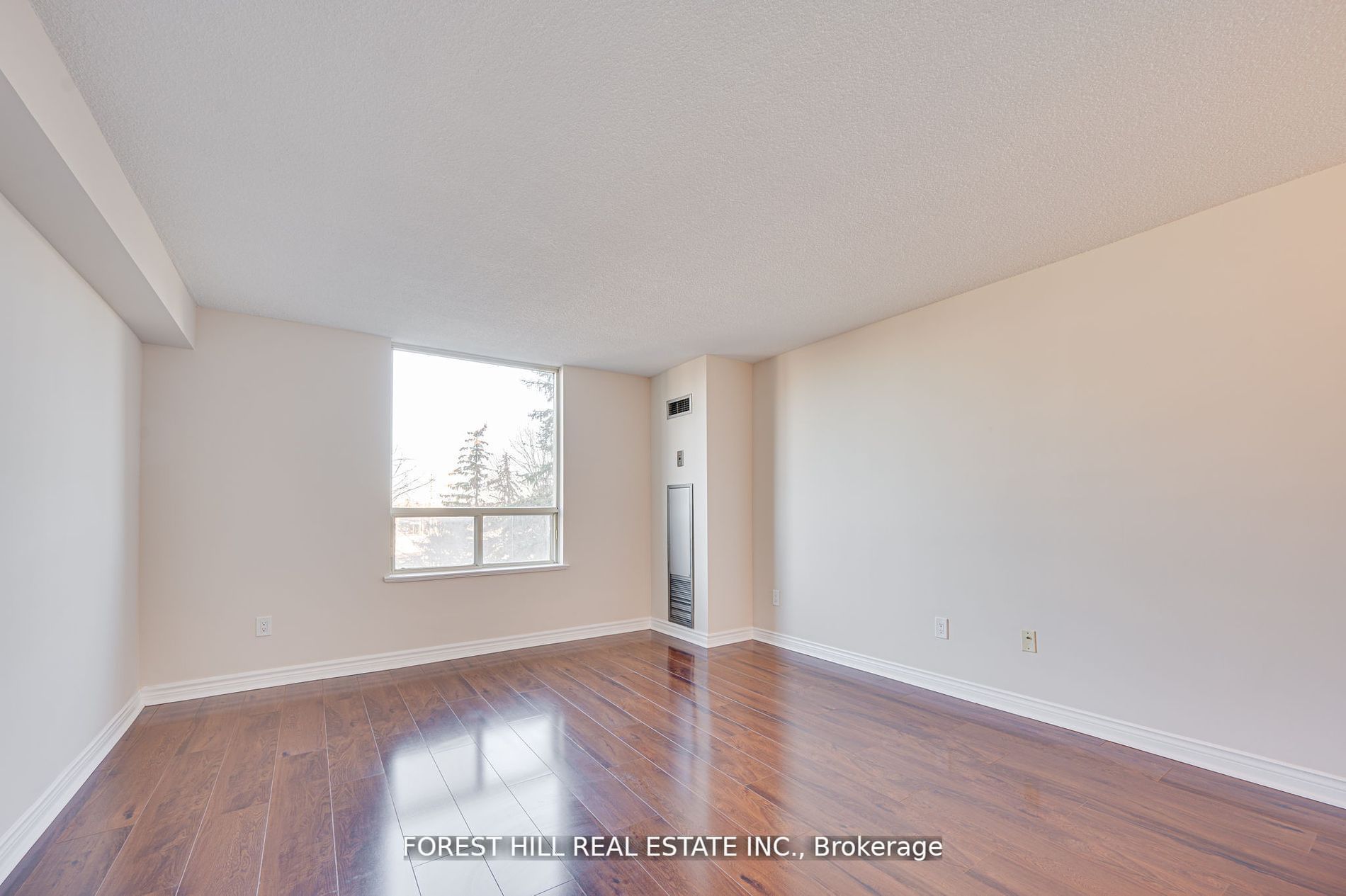 7 Townsgate Dr, #304