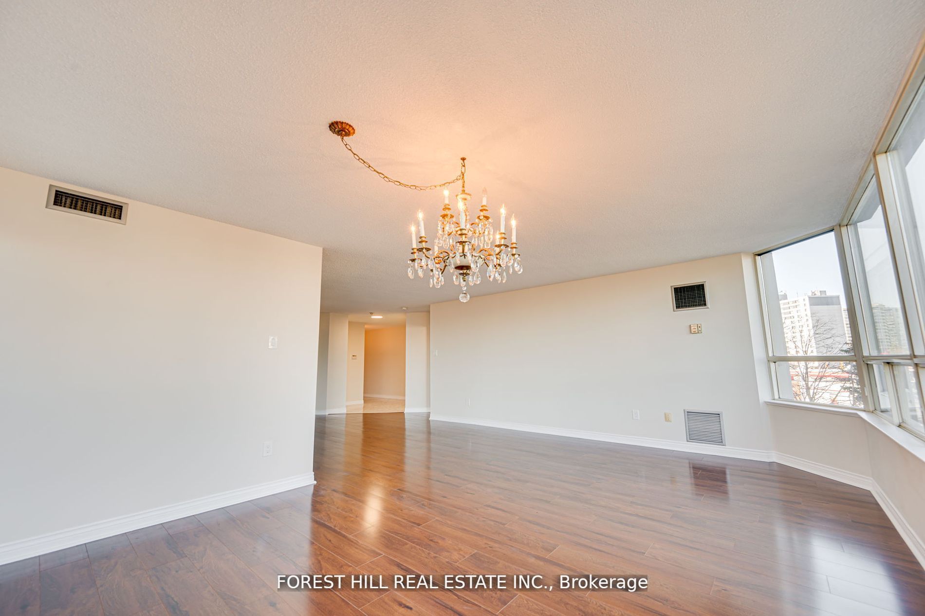 7 Townsgate Dr, #304