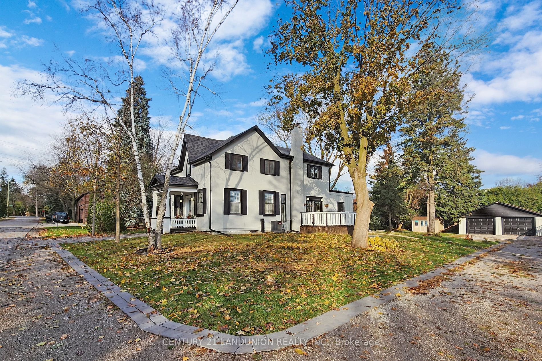 15 Victoria St