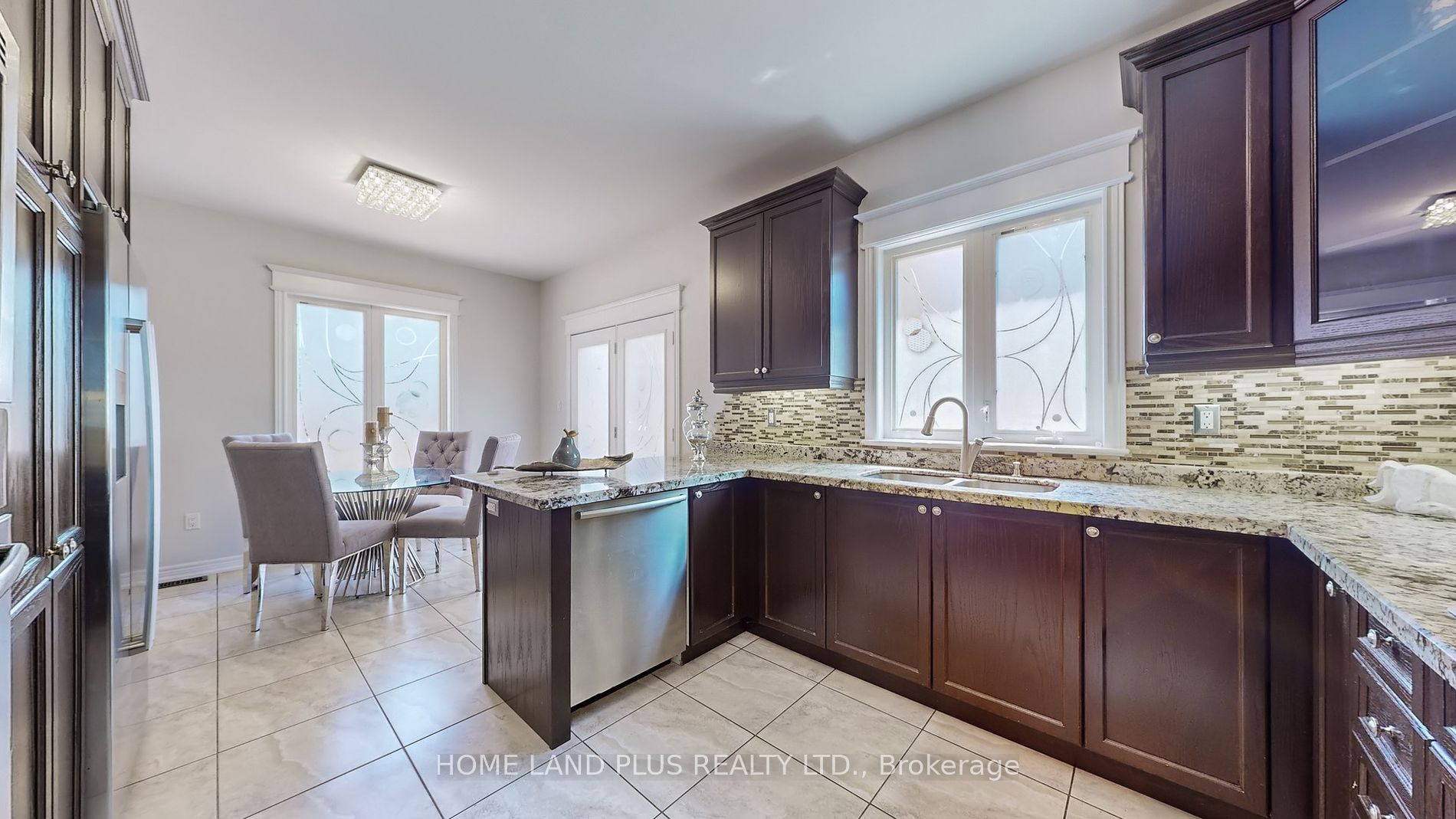 232 Shale Cres