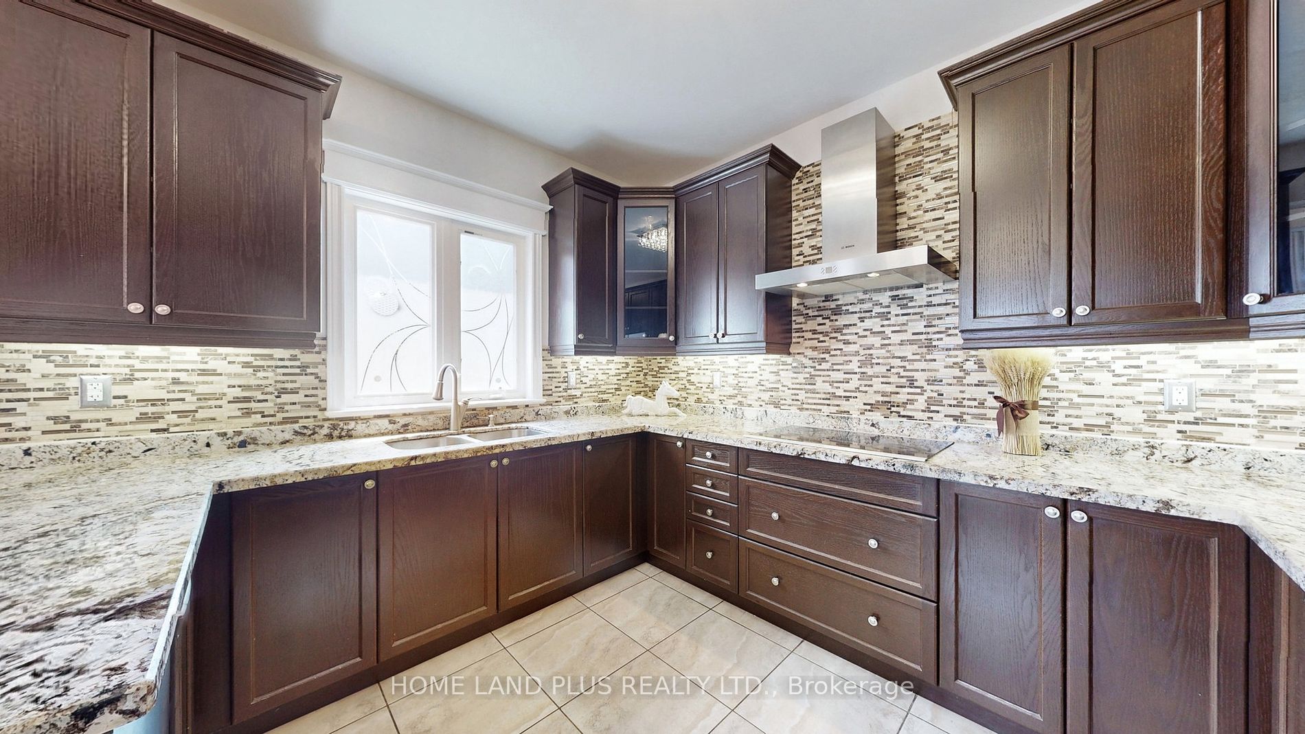 232 Shale Cres