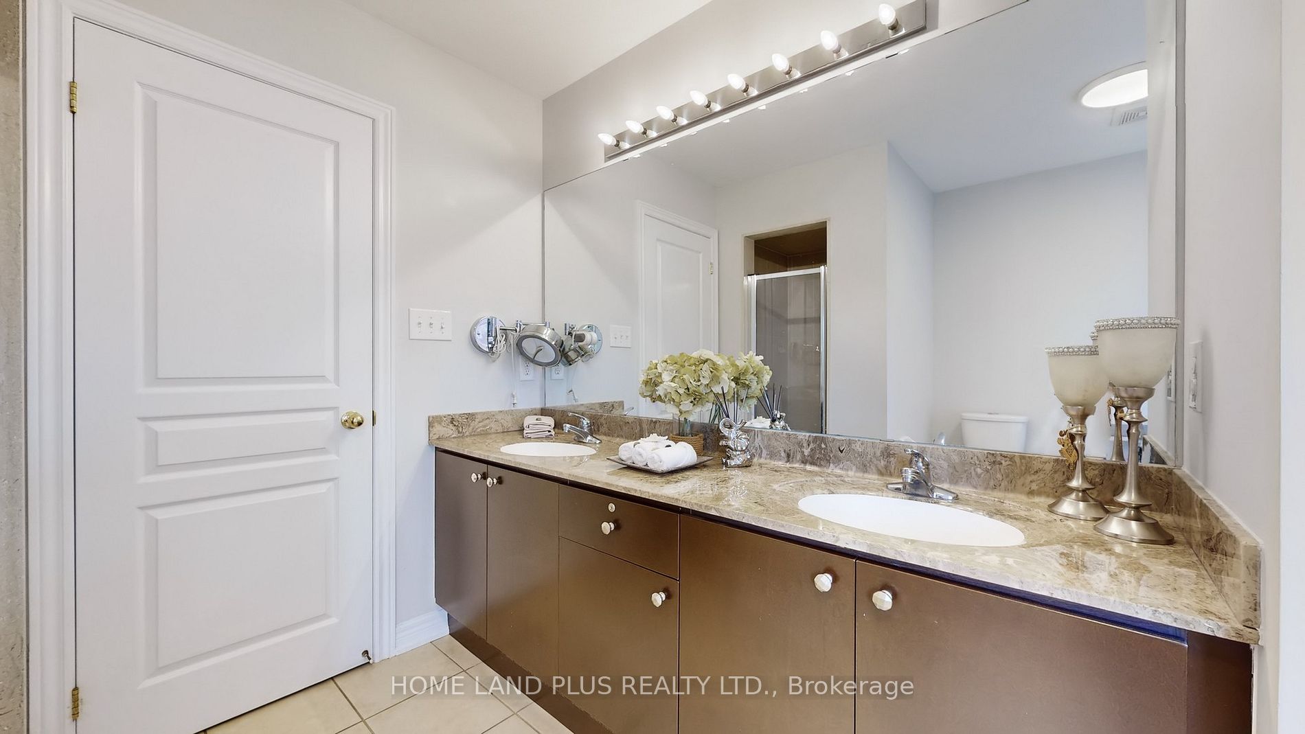 232 Shale Cres