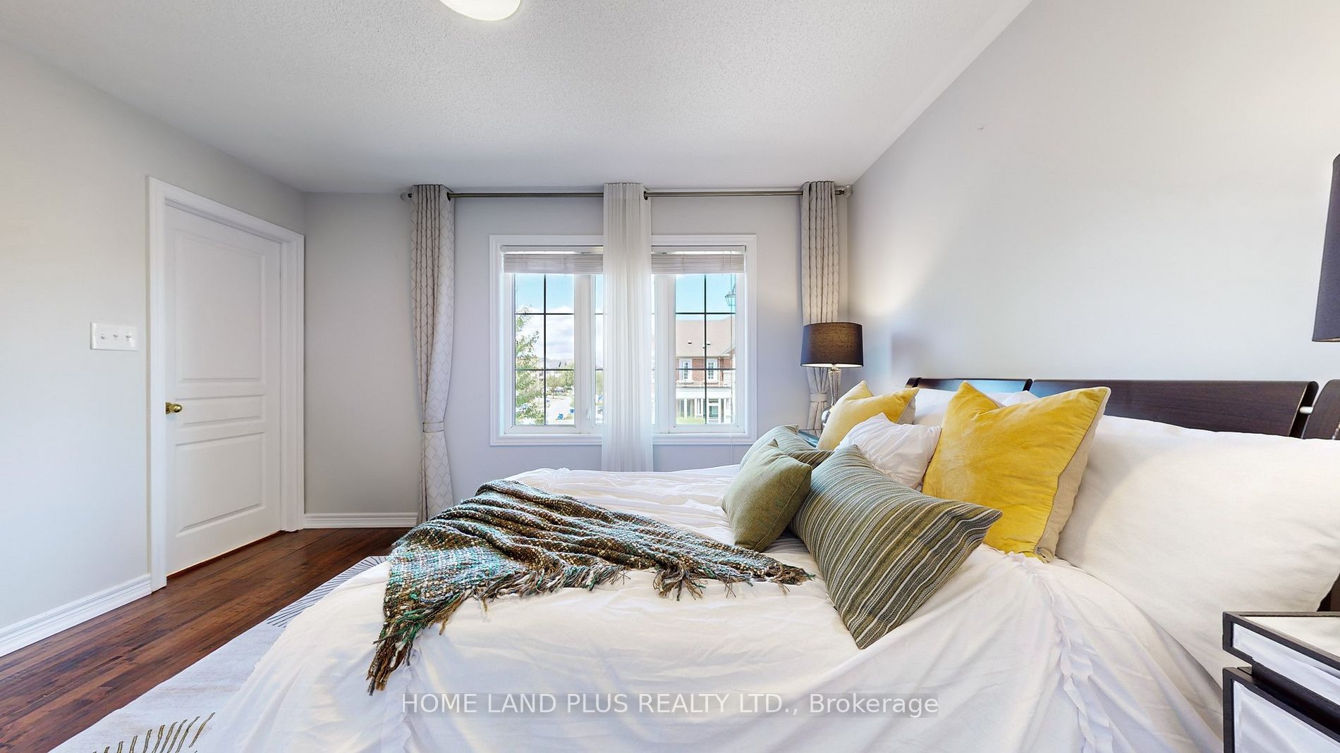 232 Shale Cres